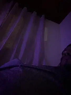 Mineirinho043 online show from April 2026 10:12:01 PM