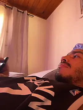 Mineirinho043 online show from April 2026 06:10:01 PM