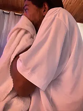 Mineirinho043 online show from April 2026 01:47:02 PM