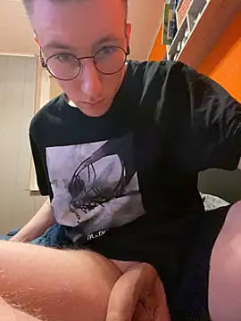 ItsMeLumisch online show from February 2025 12:10:02 AM