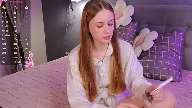 Snapshot of soft_babe chatting on October 2025 07:35:02 PM soft babe online show from October 2025 07:35:02 PM