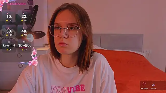 Mia Luw online show from October 2025 04:20:02 PM