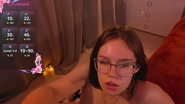 Mia Luw online show from October 2025 03:46:02 PM