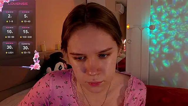 Mia Luw online show from November 2025 03:49:02 AM