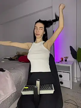 Celine Roxelle online show from January 2026 04:00:02 PM