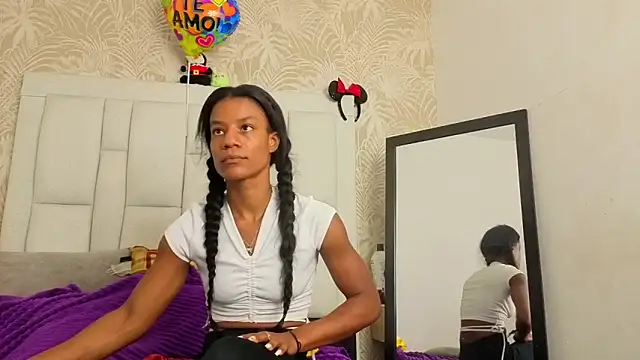 dafnnelewis online show from April 2026 11:13:02 AM