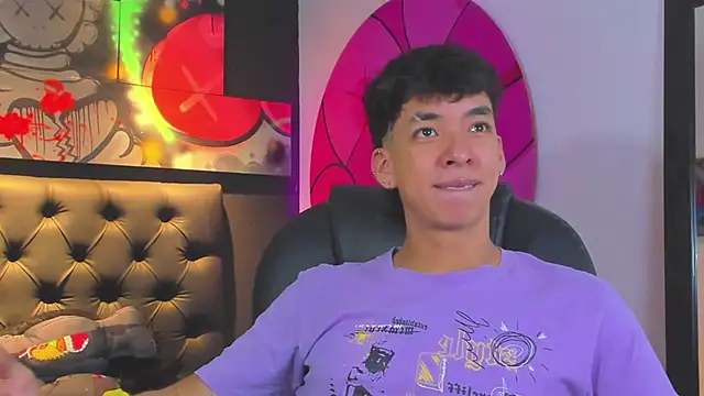 ISAAC CRYSTON online show from September 2025 07:52:01 PM