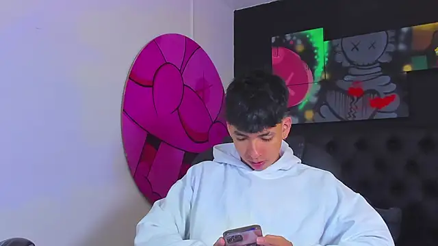 ISAAC CRYSTON online show from October 2025 08:40:02 PM