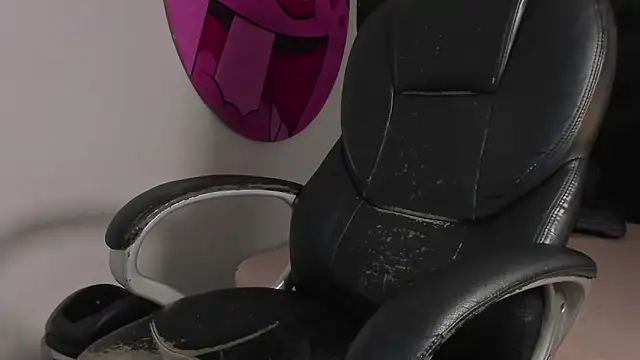 ISAAC CRYSTON online show from October 2025 07:38:01 PM