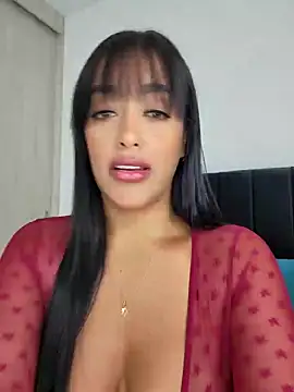 Snapshot of MarianaGiiiL chatting on February 2025 12:05:02 PM MarianaGiiiL online show from February 2025 12:05:02 PM