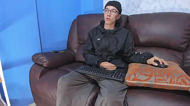 Snapshot of Gadiel_Sex chatting on February 2025 12:34:02 PM Gadiel Sex online show from February 2025 12:34:02 PM