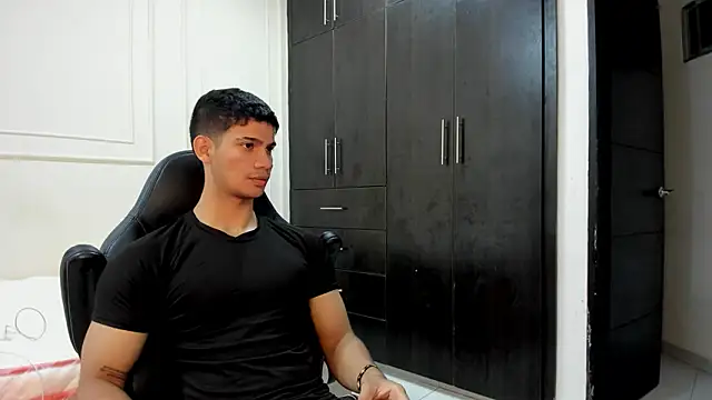ANDRES STUD online show from April 2026 03:59:02 AM