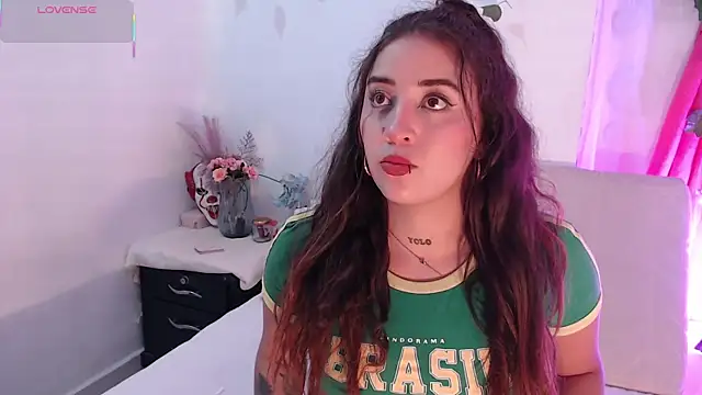 Snapshot of alaia_sweetxxx chatting on March 2025 03:59:02 AM alaia sweetxxx online show from March 2025 03:59:02 AM