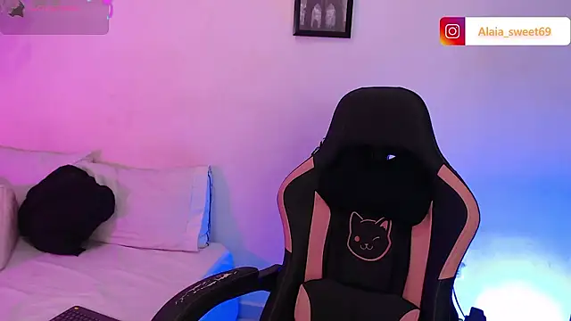 Snapshot of alaia_sweetxxx chatting on March 2026 08:52:02 PM alaia sweetxxx online show from March 2026 08:52:02 PM