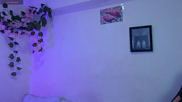Snapshot of alaia_sweetxxx chatting on April 2026 10:12:02 PM alaia sweetxxx online show from April 2026 10:12:02 PM