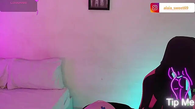 Snapshot of alaia_sweetxxx chatting on May 2026 09:56:02 PM alaia sweetxxx online show from May 2026 09:56:02 PM