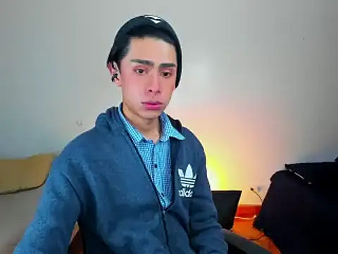 Snapshot of steve__gray chatting on February 2025 02:02:01 PM steve gray online show from February 2025 02:02:01 PM