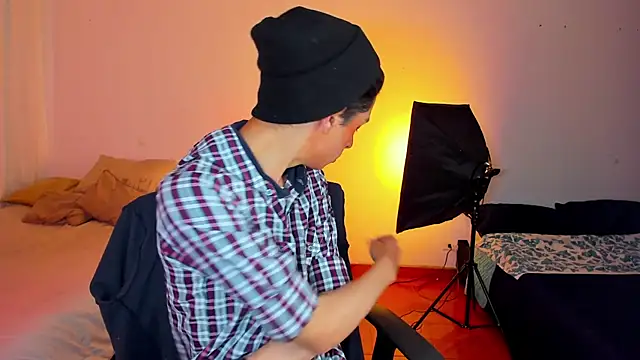 Snapshot of steve__gray chatting on March 2025 06:48:01 PM steve gray online show from March 2025 06:48:01 PM