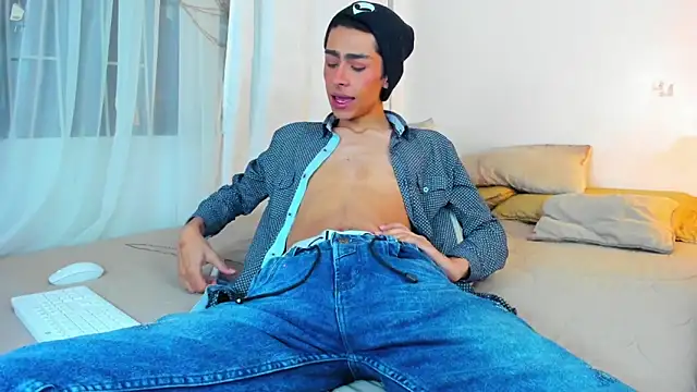 Snapshot of steve__gray chatting on March 2025 06:53:02 PM steve gray online show from March 2025 06:53:02 PM