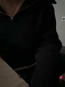 Snapshot of Loveblackzilla chatting on February 2025 01:27:01 PM Loveblackzilla online show from February 2025 01:27:01 PM
