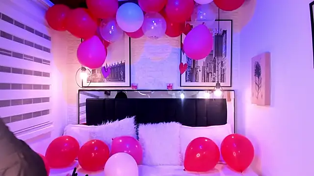 Snapshot of tylla_ chatting on February 2025 03:04:01 AM tylla online show from February 2025 03:04:01 AM