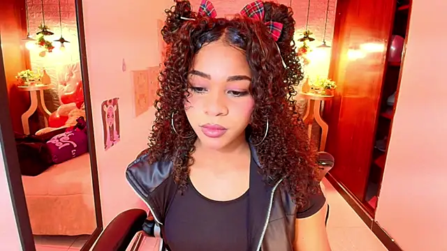 Snapshot of tylla_ chatting on March 2025 04:08:02 AM tylla online show from March 2025 04:08:02 AM