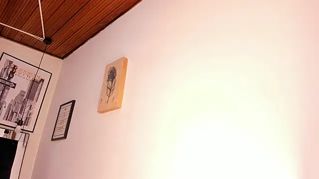 tylla  online show from December 2025 04:08:02 AM