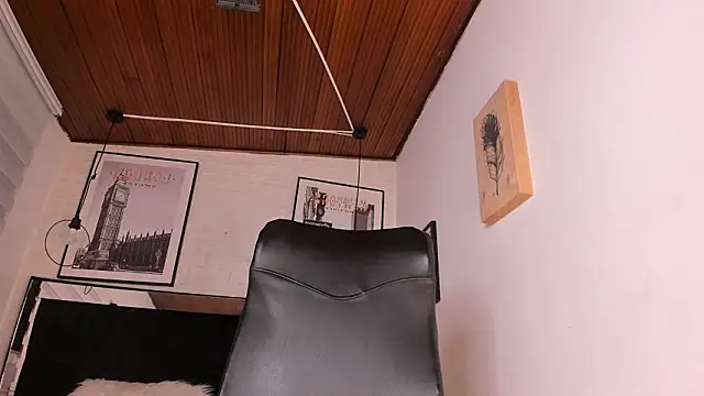 tylla  online show from February 2026 08:07:02 PM