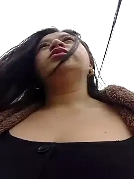 Snapshot of Sexy_Tifany chatting on February 2025 06:33:01 PM Sexy Tifany online show from February 2025 06:33:01 PM