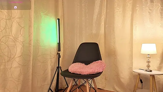 Snapshot of sophia_dumont chatting on October 2025 01:19:02 AM sophia dumont online show from October 2025 01:19:02 AM