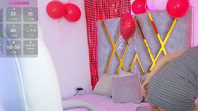 Cintiia Holmes online show from February 2026 11:33:01 PM