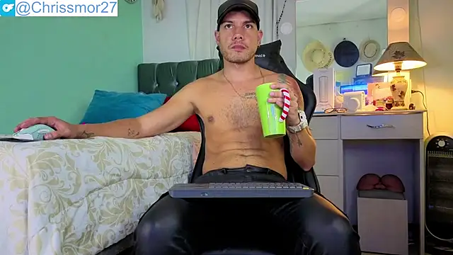 Snapshot of Chrissken chatting on October 2025 01:33:02 AM Chrissken online show from October 2025 01:33:02 AM