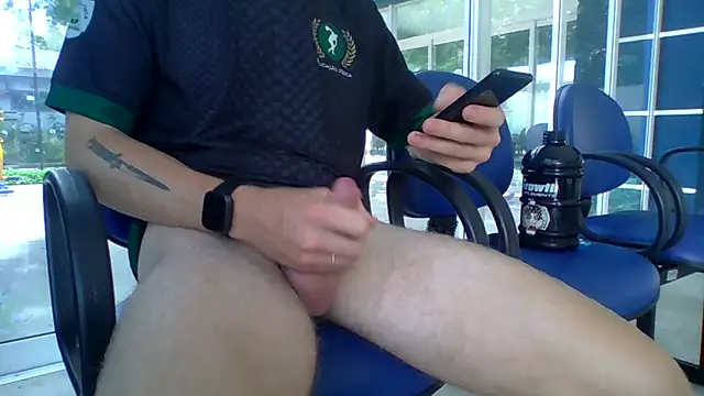 Snapshot of Novinho_pica_rosa chatting on February 2026 01:43:01 PM Novinho pica rosa online show from February 2026 01:43:01 PM