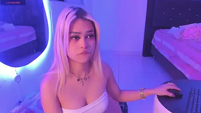 Snapshot of _Charlottequeen chatting on February 2025 08:21:01 AM Charlottequeen online show from February 2025 08:21:01 AM