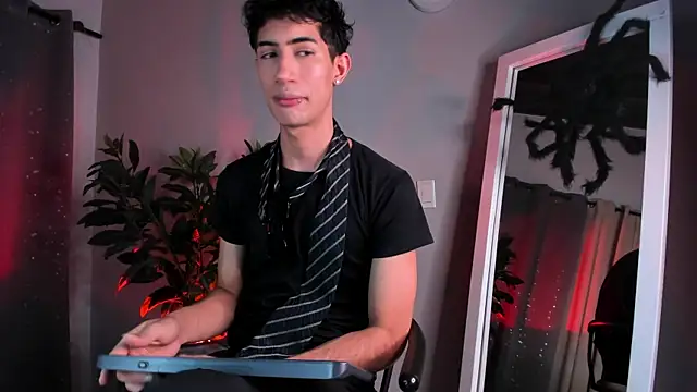 NovaaWheler online show from October 2025 07:02:01 PM