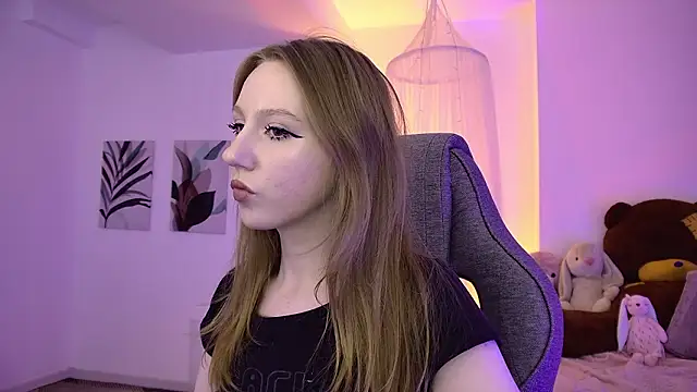 Snapshot of DariaTate chatting on March 2026 12:42:02 PM DariaTate online show from March 2026 12:42:02 PM