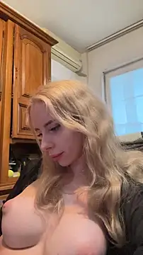 Snapshot of ChristiHanson chatting on March 2026 03:51:01 PM ChristiHanson online show from March 2026 03:51:01 PM