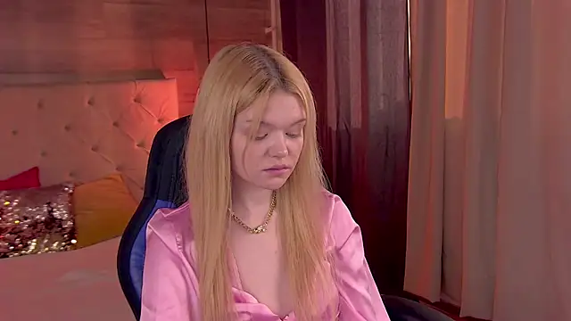 Snapshot of AdeleCartier chatting on February 2025 05:23:02 AM AdeleCartier online show from February 2025 05:23:02 AM