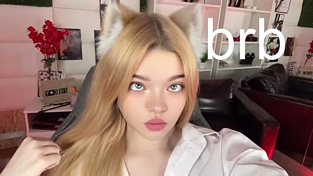 Snapshot of AdeleCartier chatting on February 2025 03:36:02 AM AdeleCartier online show from February 2025 03:36:02 AM