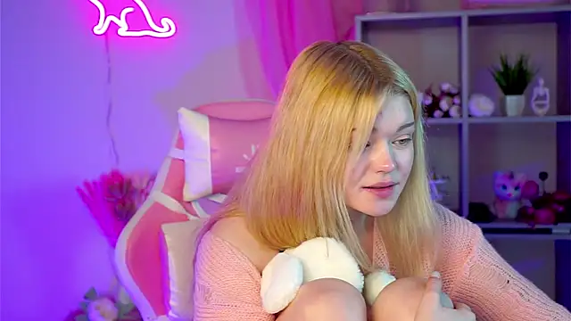 Snapshot of AdeleCartier chatting on March 2025 05:39:01 AM AdeleCartier online show from March 2025 05:39:01 AM