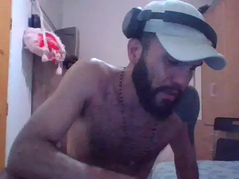 Snapshot of navalhadellatorre chatting on October 2025 06:11:02 AM navalhadellatorre online show from October 2025 06:11:02 AM