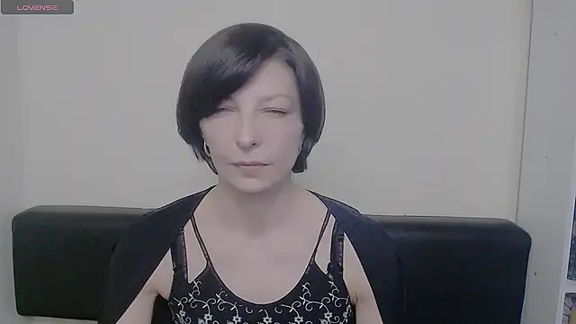 Snapshot of _AngeliaFlow_ chatting on February 2025 07:39:02 AM AngeliaFlow online show from February 2025 07:39:02 AM