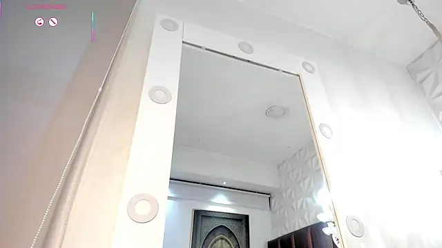 Snapshot of lolyyuno chatting on October 2025 02:42:02 AM lolyyuno online show from October 2025 02:42:02 AM