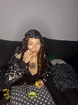 Snapshot of nickelfie chatting on March 2025 10:53:01 PM nickelfie online show from March 2025 10:53:01 PM