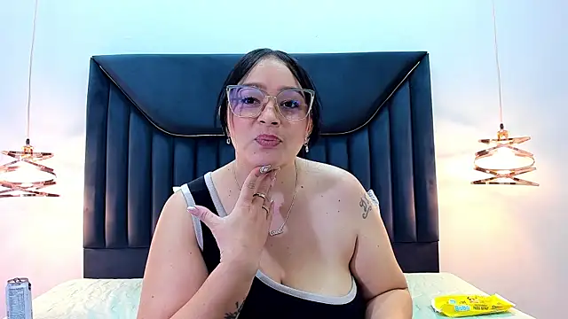 ZamiraGates online show from February 2025 08:37:02 AM