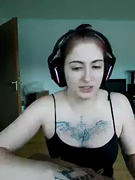 Snapshot of Gamergirl-Linela chatting on March 2025 04:30:02 PM Gamergirl-Linela online show from March 2025 04:30:02 PM