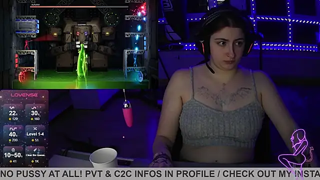 Snapshot of Gamergirl-Linela chatting on March 2025 01:59:02 AM Gamergirl-Linela online show from March 2025 01:59:02 AM