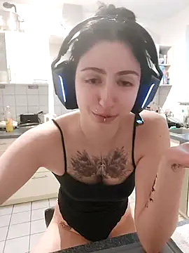 Gamergirl-Linela online show from April 2026 06:28:01 PM