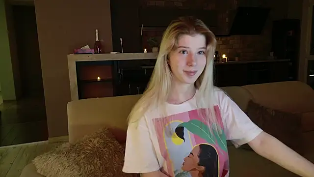 Snapshot of Bella_amory chatting on February 2025 07:06:02 PM Bella amory online show from February 2025 07:06:02 PM