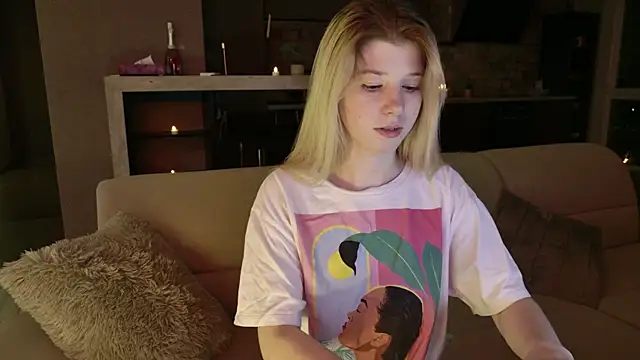 Snapshot of Bella_amory chatting on February 2025 04:14:02 AM Bella amory online show from February 2025 04:14:02 AM